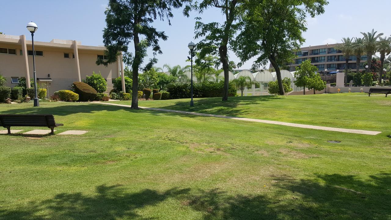 Neot Golf Caesarea Garden Apartment Екстериор снимка
